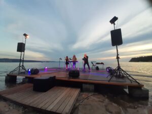 Il trio sul palco / Trio na odru