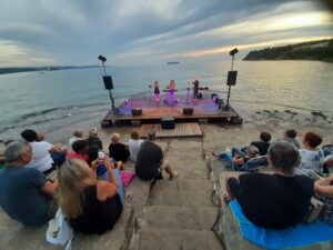 Il trio sul palco / Trio na odru