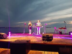 Maxino ed Elisa sul palco / Maxino in Elisa na odru