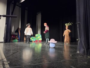 Ragazzi sul paco/ Otroci na odru