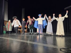 I ragazzi si prendono gli applausi del pubblico/ Publika ploska otrokom