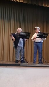 Due attori sul palco /Igralca na odru