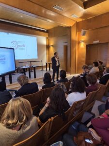 Il direttore dell'Ospedale ortopedico di Valdoltra saluta i presenti / Prisotne pozdravlja direktor Ortopedske bolnišnice Valdoltra